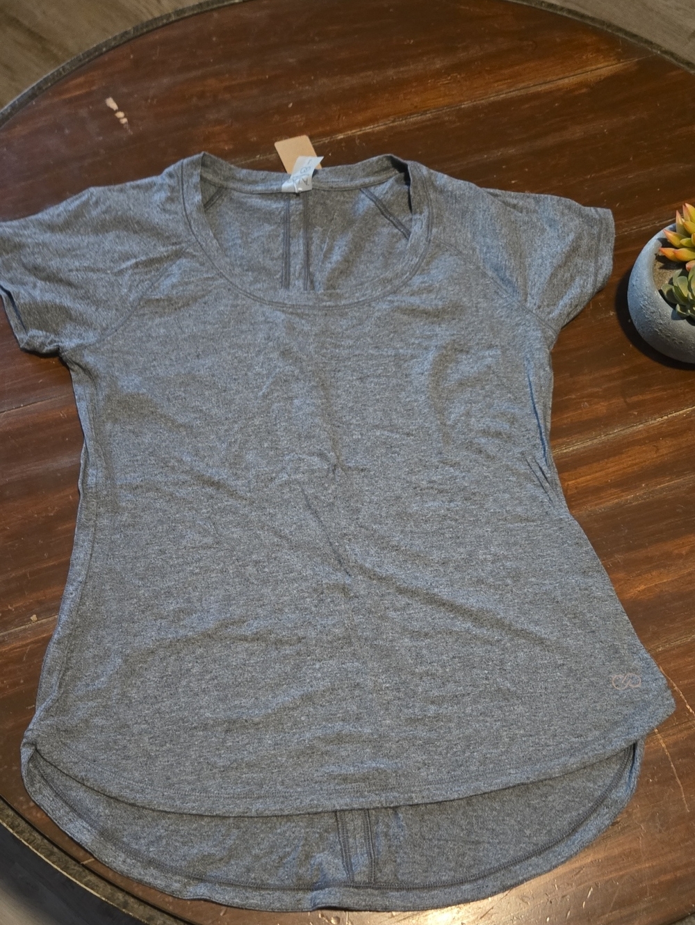 Calla Women’s Grey Scoop Neck Short Sleeve Tee #1002